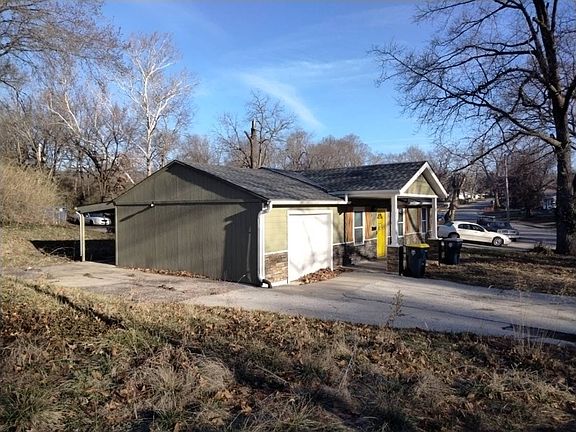 3rd image of 4024 Oakley Ave