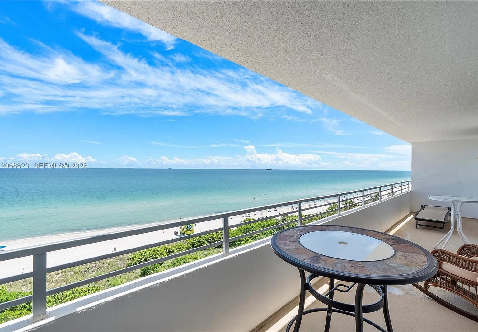 Oceanside Plaza Condo — Photo 1