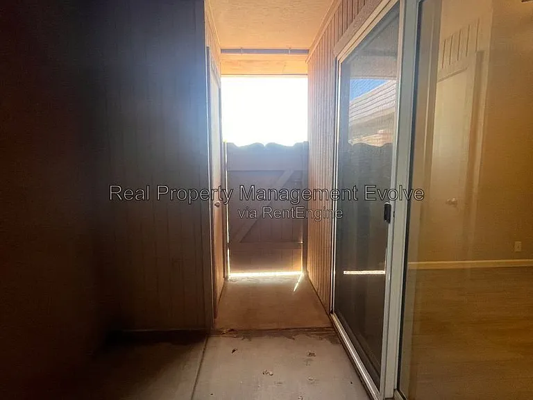 408 W Blackhawk Dr #1 — Photo 20