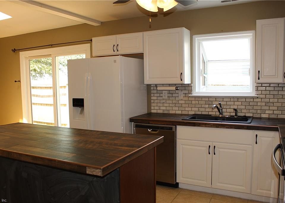 1st image of 1025 Lord Dunmore Dr