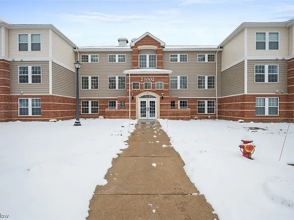 23002 Chandlers Ln APT 217, Olmsted Falls, OH 44138