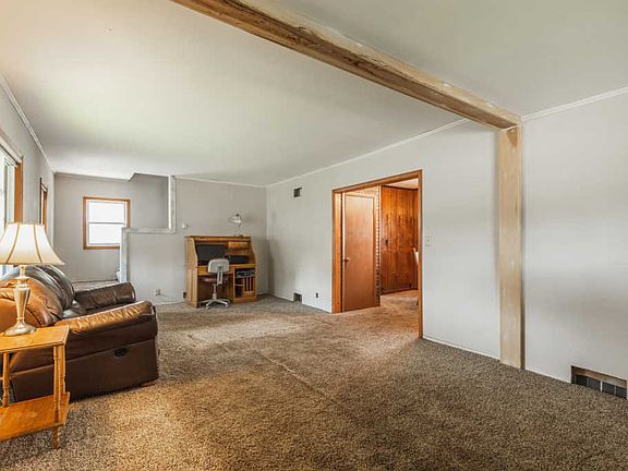 2nd image of 412 Riverview Ave