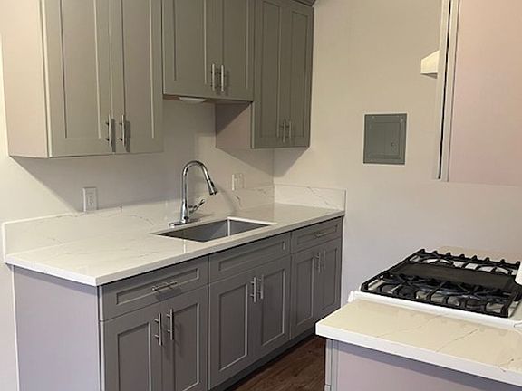 3rd image of 2275 Eucalyptus Ave #1