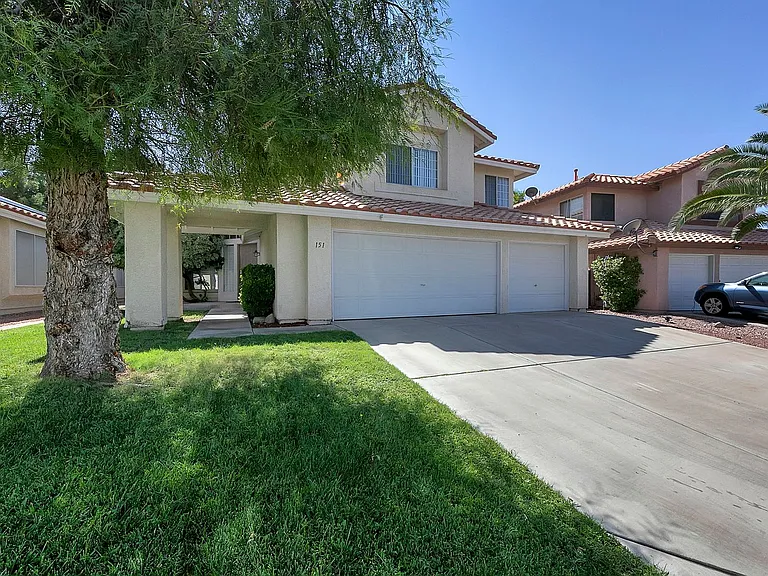 151 Kachina Dr — Photo 2
