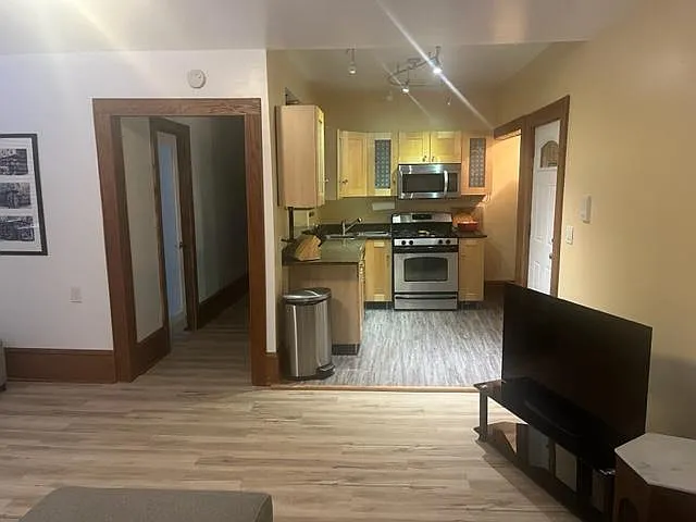 2717 Girard Ave S #201 — Photo 21