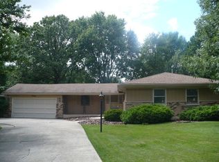 301 Maple Ln, Shorewood, IL