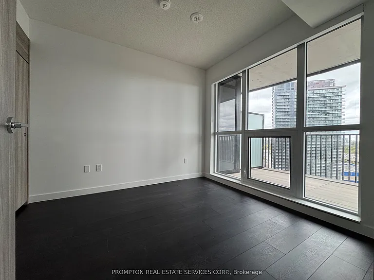 18 Esther Shiner Blvd #1512 — Photo 8