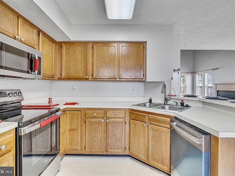13920 Lord Fairfax Pl — Photo 11