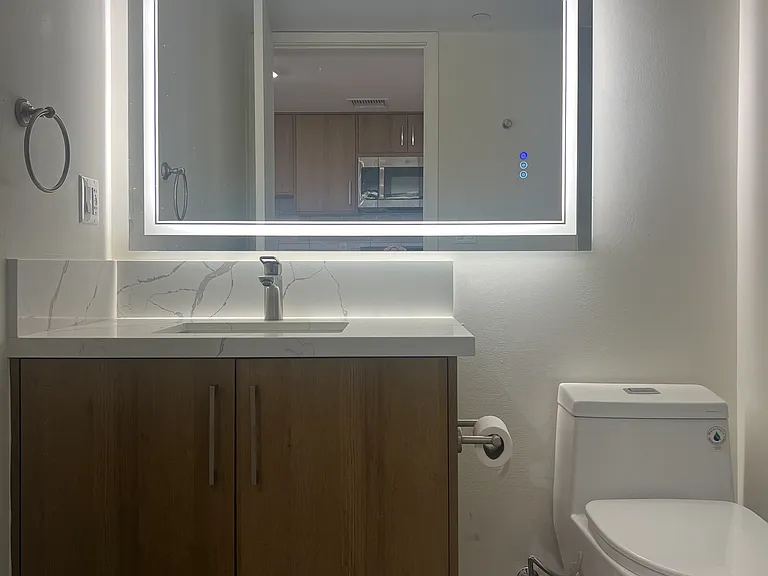 941 N Martel Ave #102 — Photo 8