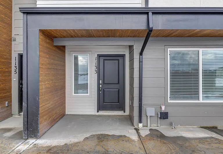 1133 W 340 S — Photo 2