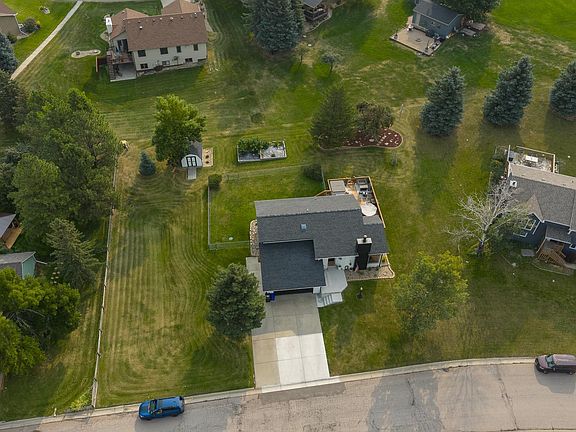 5th image of 7430 Tanager Dr