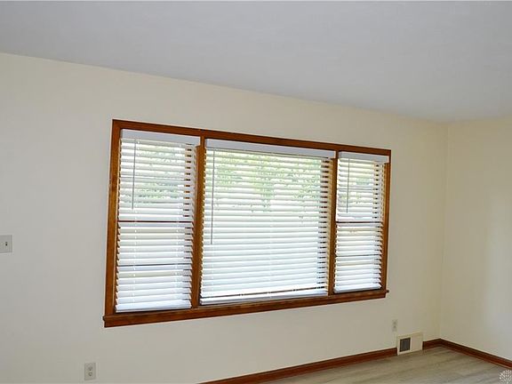 4th image of 2151 W Mile Rd