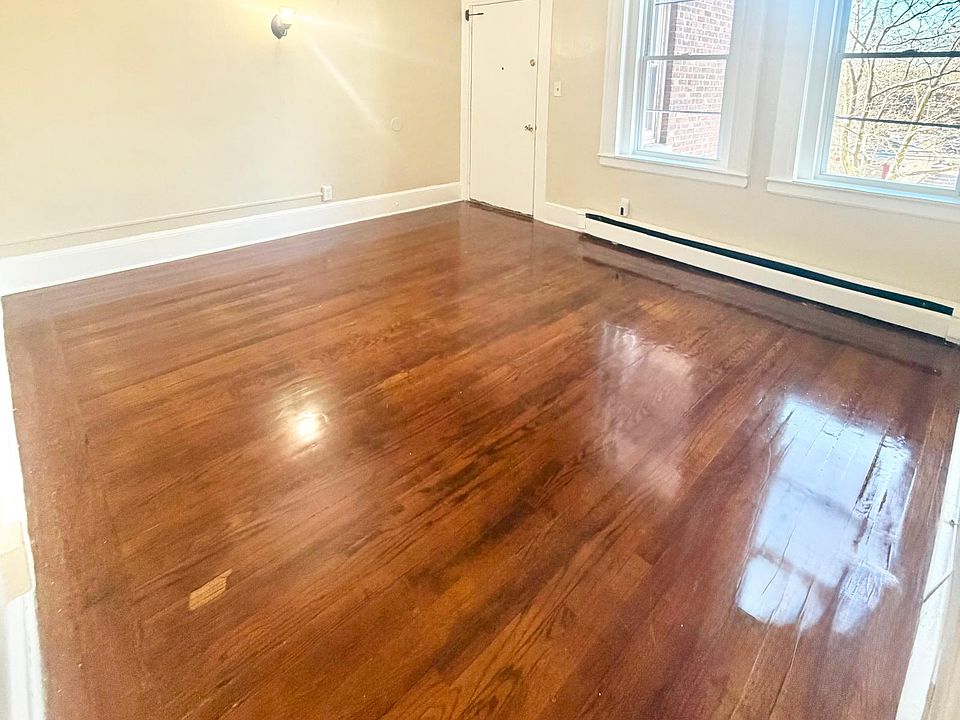 2nd image of 701 Howard Ave APT 3-3
