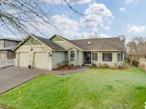 2545 N Main St, Newberg, OR 97132