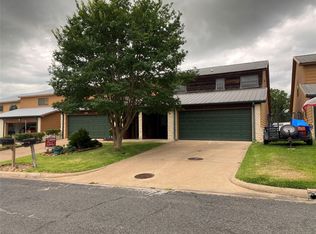 1912 20th St, Huntsville, TX 77340