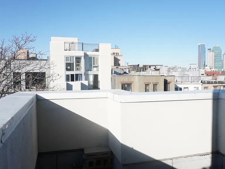 141 Dupont St #4B — Photo 17
