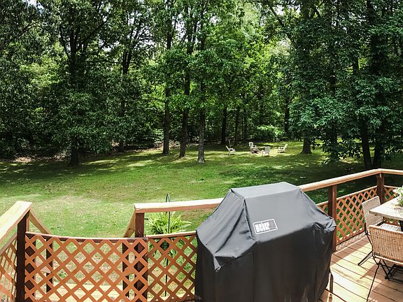 4th image of 333 Green Oaks Ln