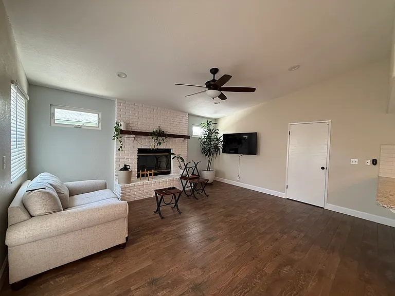 1118 Amie Ct — Photo 6
