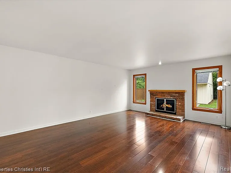2635 Dorchester Rd — Photo 16