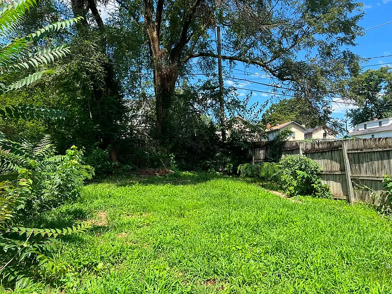 1526 E Corrington Ave — Photo 10