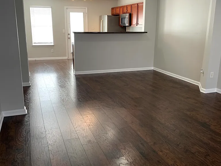 6023 Cullen Dr — Photo 3