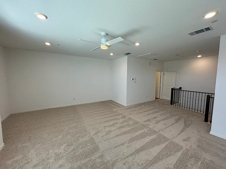 1278 Daybreak Dr — Photo 32