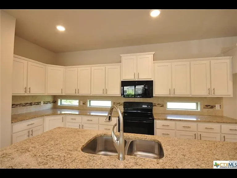 221 Birch Oak Ln — Photo 20