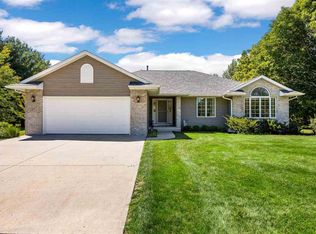 3776 Sunaura Dr NE, Iowa City, IA 52240