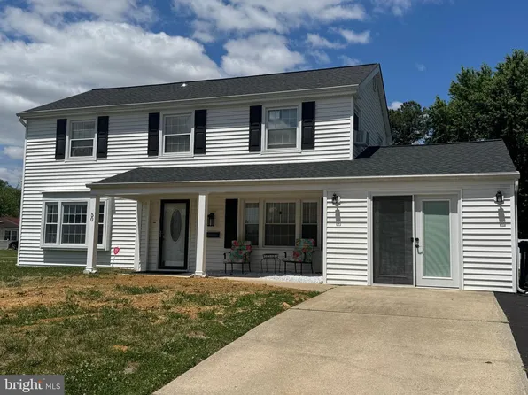50 Paddock Ln, Willingboro, NJ 08046
