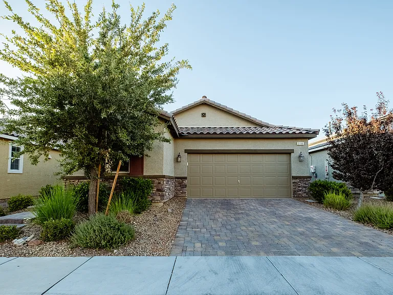 3196 Arco Ave — Photo 36