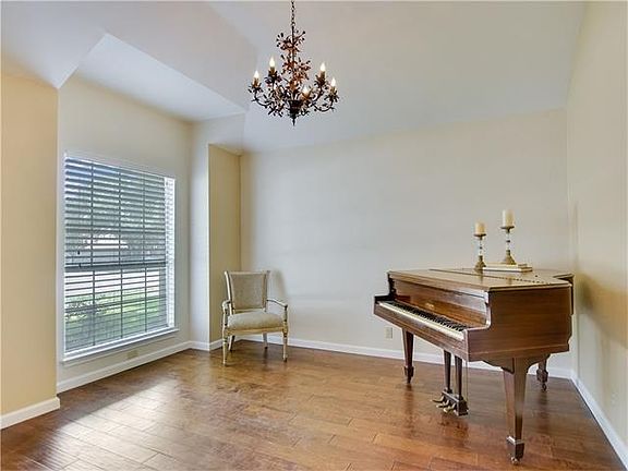5th image of 2801 Little Elm Trl