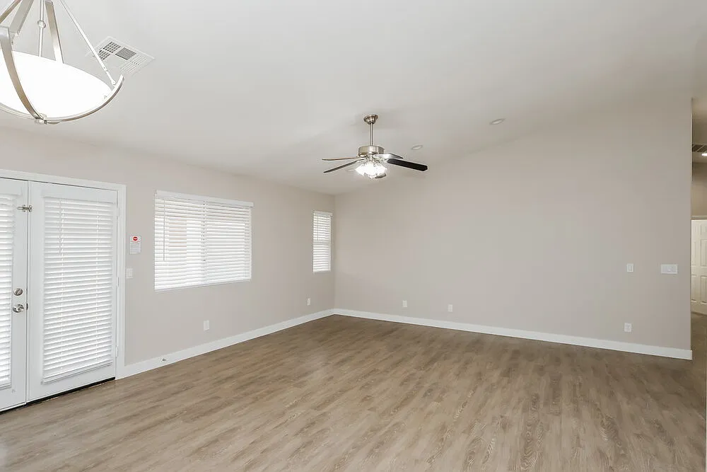 3 bed, 2.0 bath, 1416 sqft, $2,115 — Photo 4