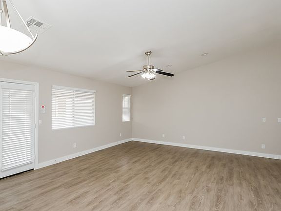 4th image of 922 Strider Dr