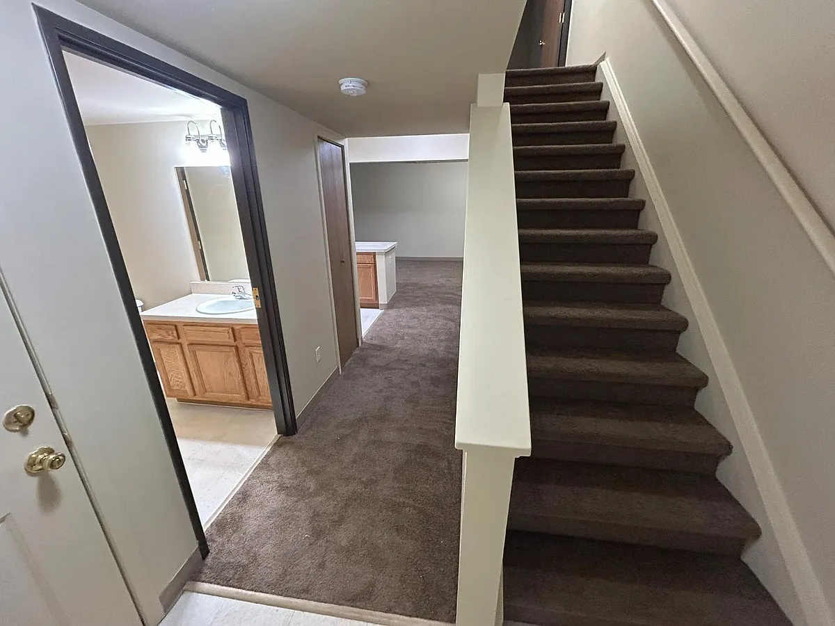 Unit Photo - 20 McKinley St #5128