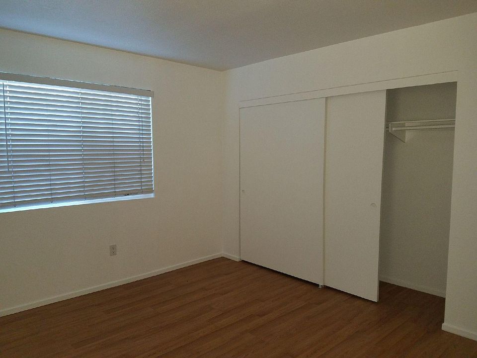 Wall to Wall Closets