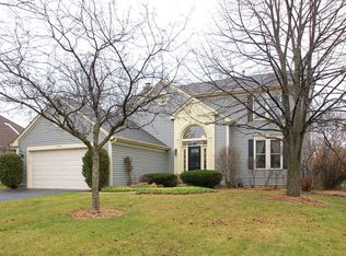 5348 Conifer Ln, Gurnee, IL 60031