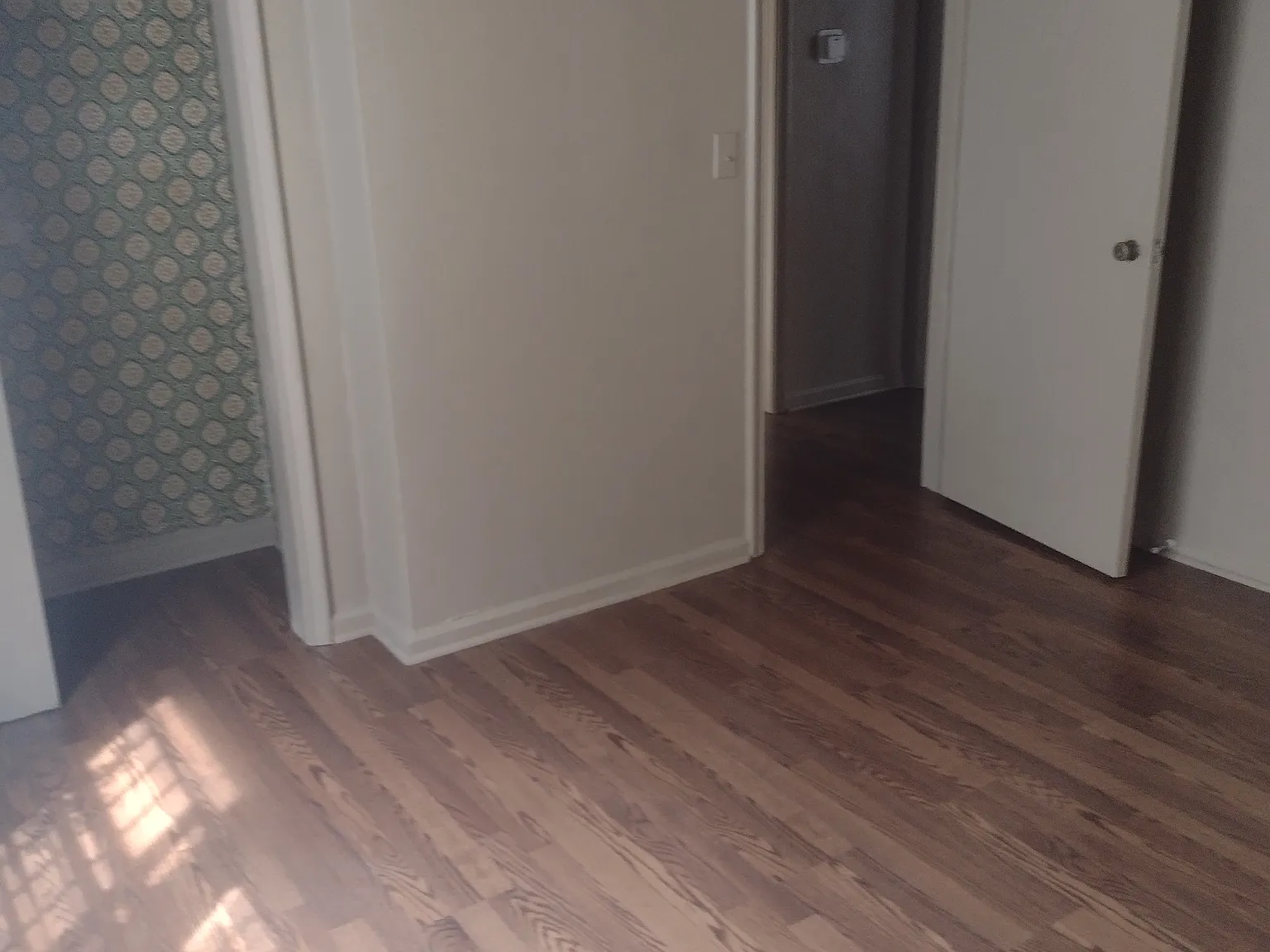 2 bed, 855 sqft, $650 — Photo 2