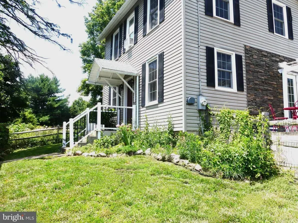 925 Ebert Rd, Coopersburg, PA 18036