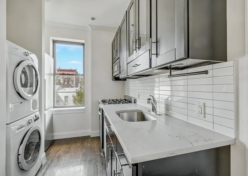 329 Union St #2B