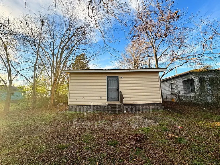 2123 Arlington Ave — Photo 8