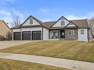 330 Georgetown Pl, Norwalk, IA 50211