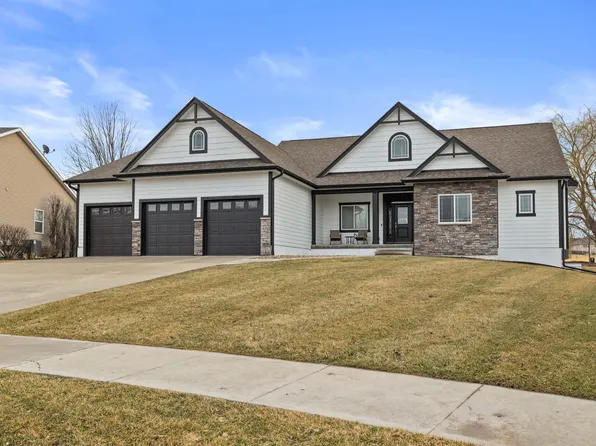 330 Georgetown Pl, Norwalk, IA 50211