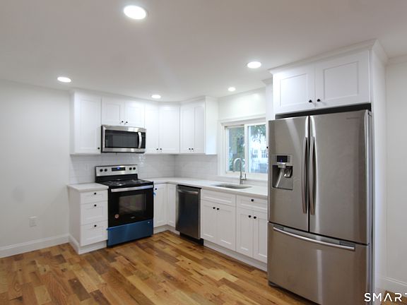 3rd image of 338 Lyme Street