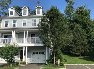 10 Warrington Round, Danbury, CT 06810
