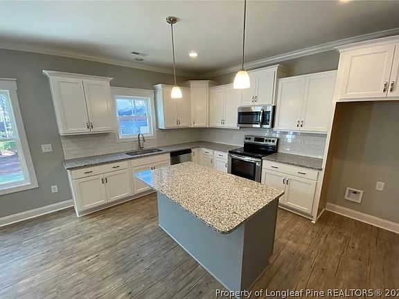 3rd image of 735 Blue Bird Dr