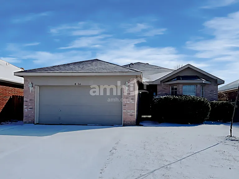 8516 Rainy Lake Dr — Photo 1