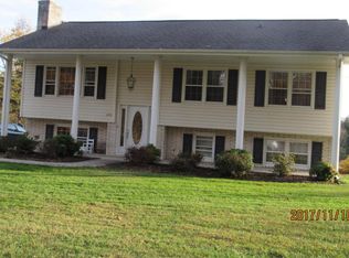 1272 Lakeridge Cir, Troutville, VA 24175