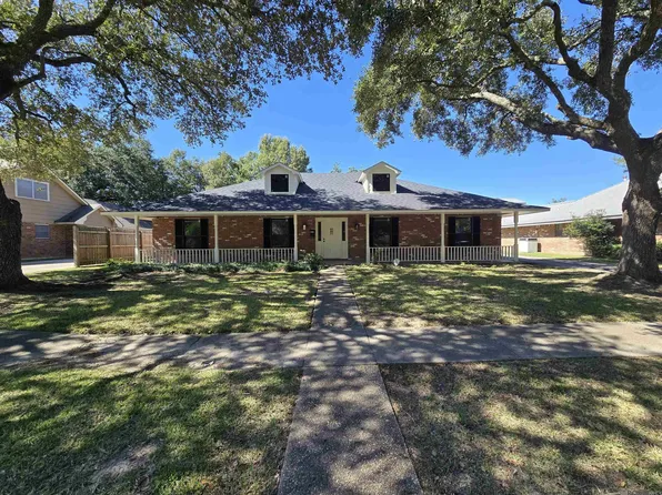 1526 Cora Dr, Baton Rouge, LA 70815
