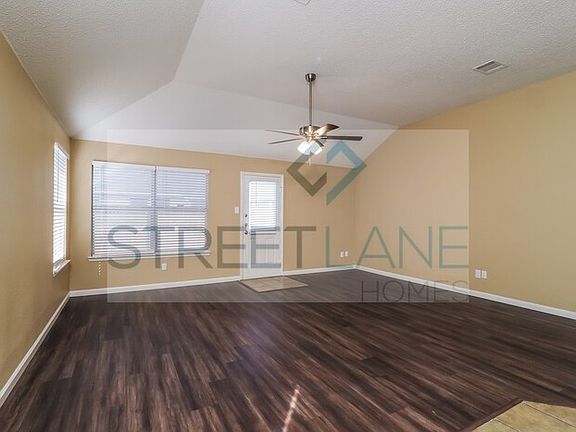 3rd image of 317 Dakota Dr