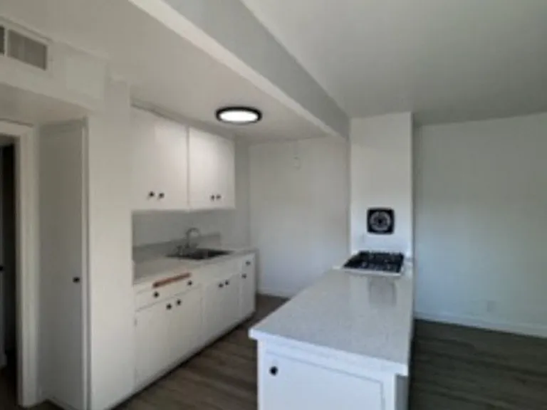 Prada Pointe Apartments — Photo 14